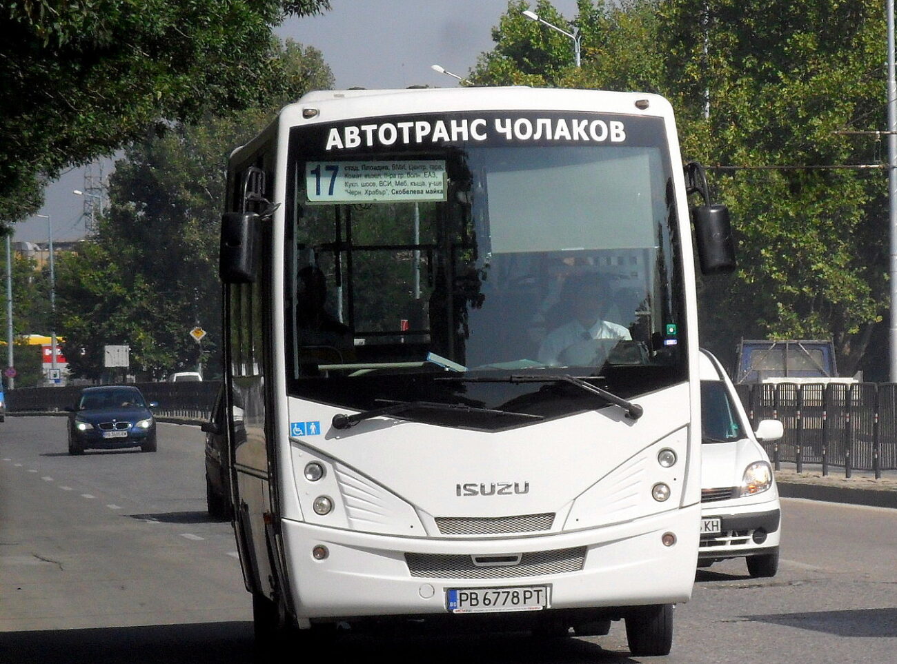 От понеделник: Временно променят маршрута на автобус № 17
