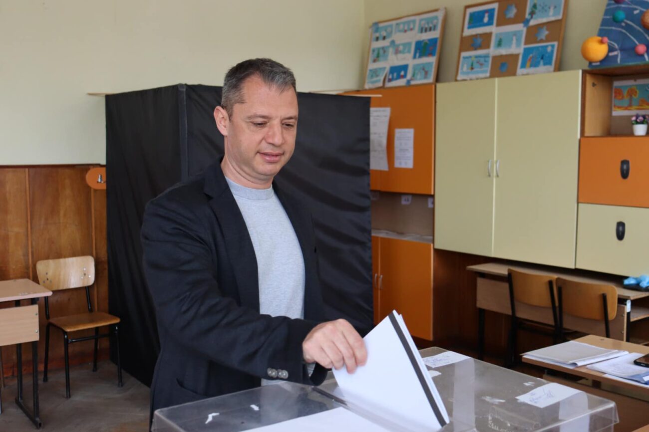 След почти две десетилетия в парламента: Делян Добрев напуска ГЕРБ?