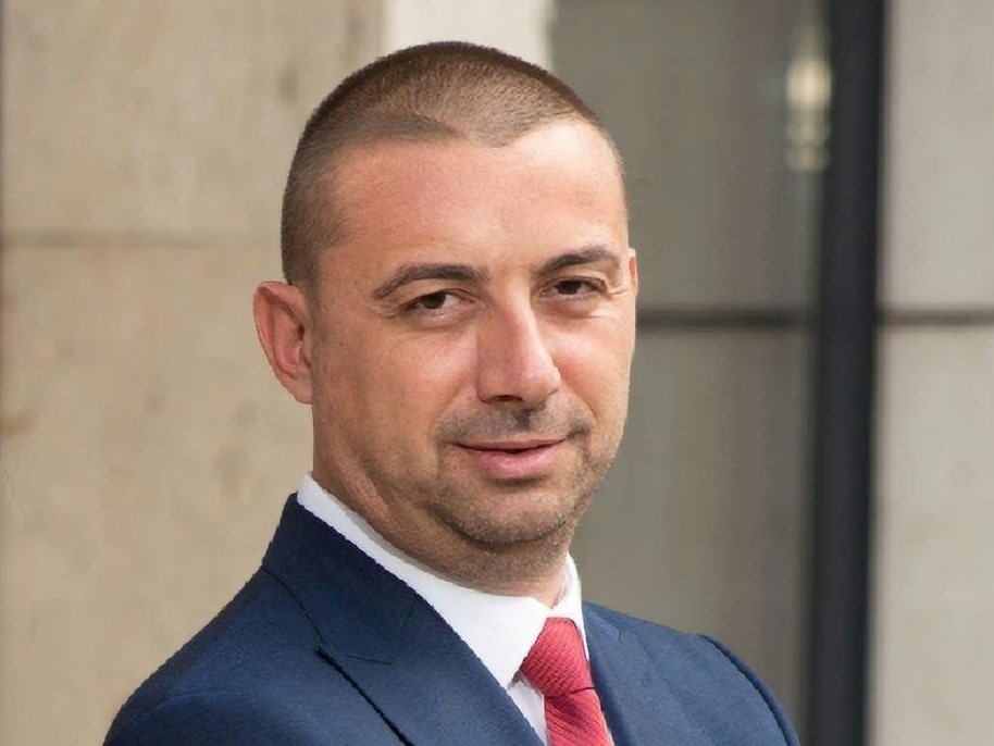 „Явно ще чакаме листата да станат до колене и първият сняг да ги затрупа“: Димитър Колев с остра реакция срещу управлението на „Западен“ (ВИДЕО)