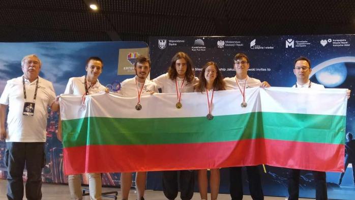 Гордост: Учениците ни по астрофизика с пет медала от Международната олимпиада в Полша