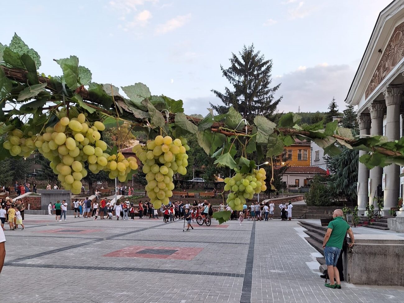 Брестовица отпразнува 12-то издание на фестивала на гроздето и виното (СНИМКИ)