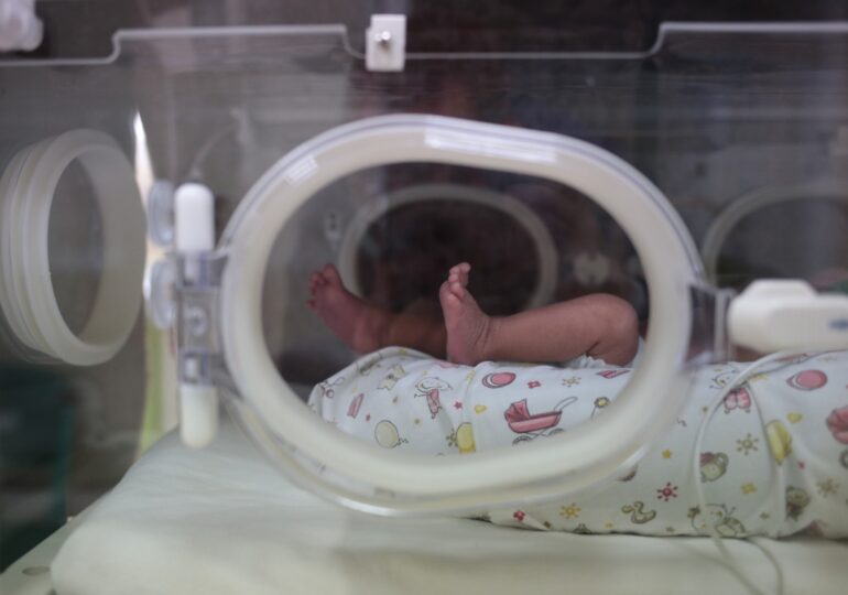 Спасиха три екстремно недоносени бебета в Неонатологията на "УМБАЛ-Пловдив"