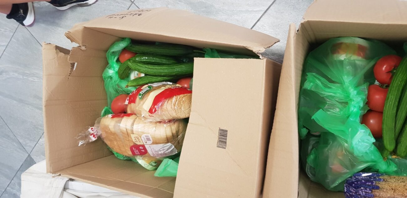 Община Пловдив изпрати 300 пакета с храни в помощ на Царево (СНИМКИ)