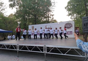 Пловдивски пенсионери пяха и танцуваха в парк „Лаута“ на фестивала „Изкуство без граници и възраст“