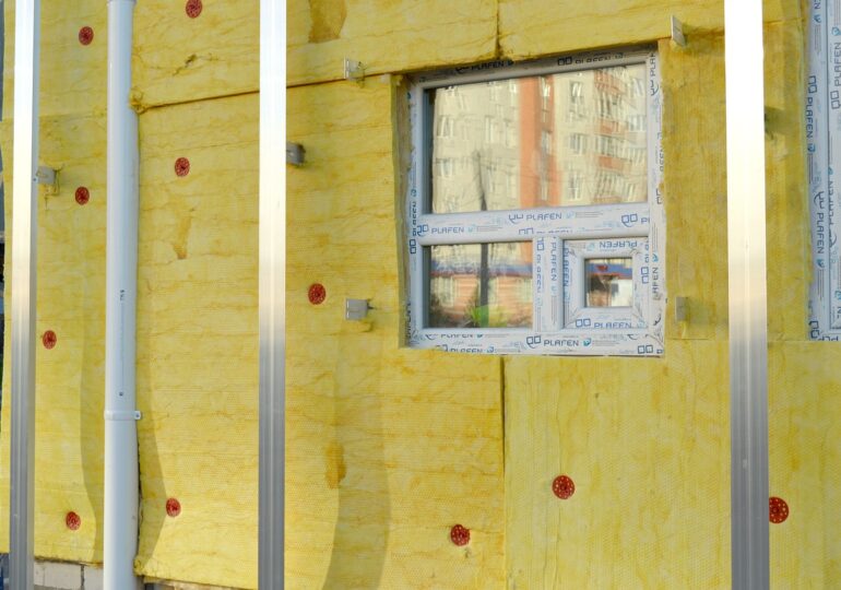 С пари по Плана за възстановяване: Ремонтират общежитието на ЕГ "Иван Вазов"