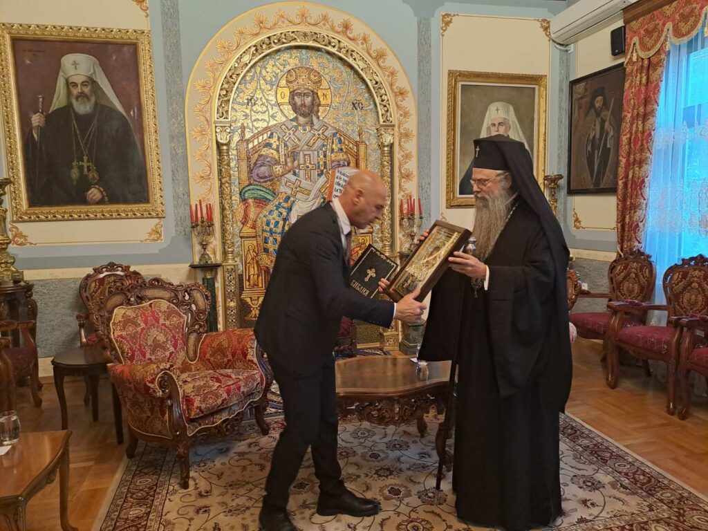 Митрополит Николай благослови Костадин Димитров, той дари проект за изграждане на нов храм в Пловдив (СНИМКИ)