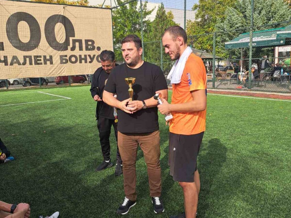 Ангел Славов организира футболен турнир в „Западен“, ще работи за развитието на спорта в района (СНИМКИ)
