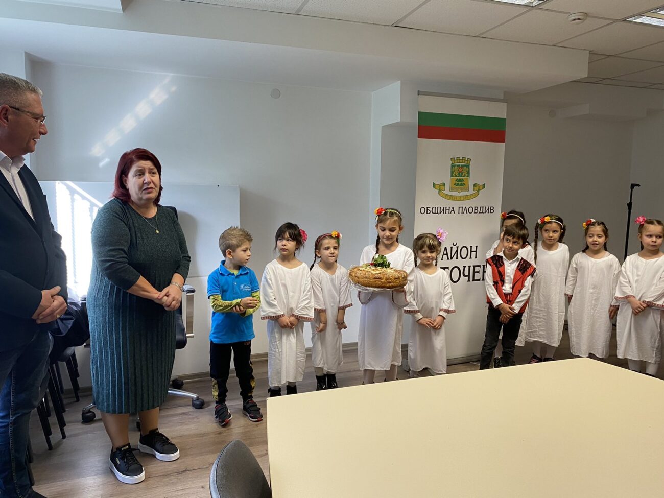 За Деня на християнското семейство: Деца изненадаха кмета на район "Източен" (СНИМКИ)