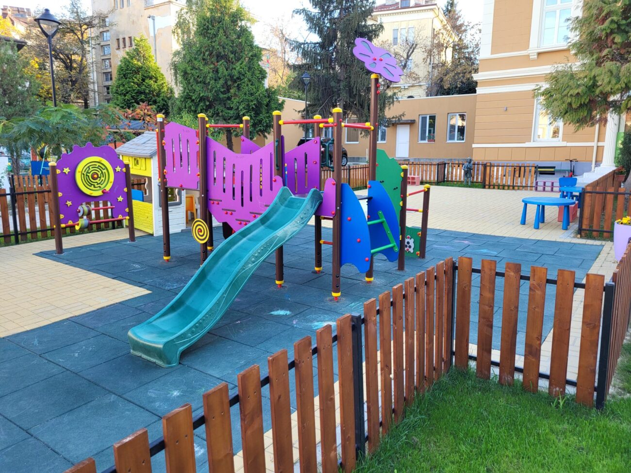 Напредва изграждането на нови детски градини и ясли в Пловдив (СНИМКИ)