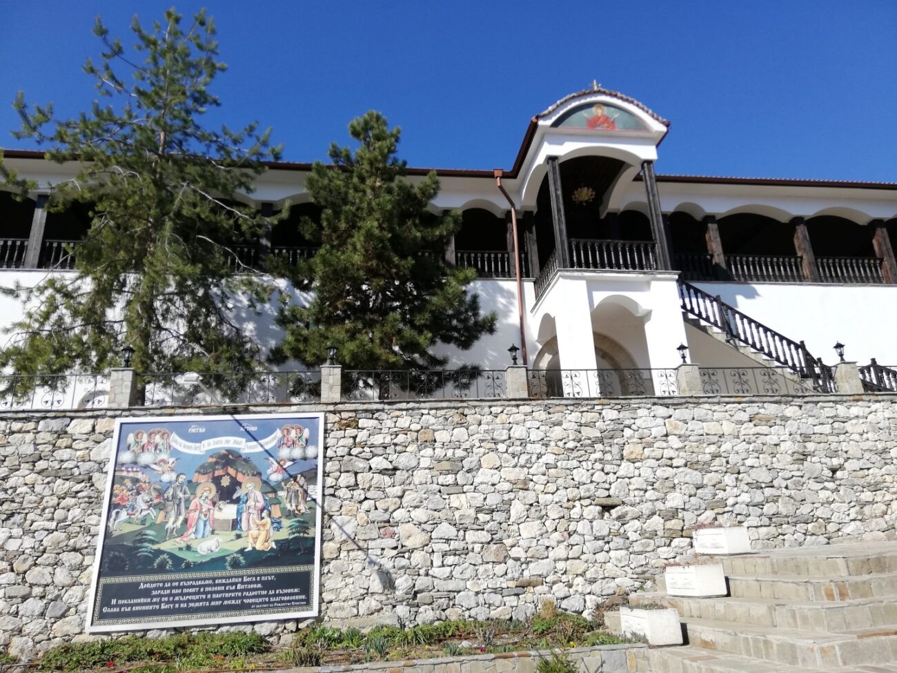 Кукленският манастир - място на чудеса, изцерения и духовна подкрепа (СНИМКИ)
