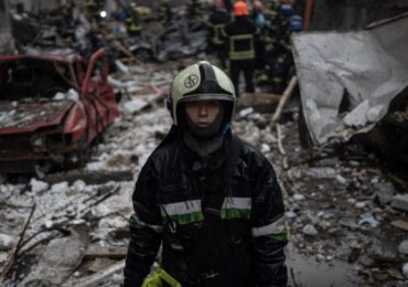 Русия порази блок и детска площадка в Харков, има жертви и много ранени (ВИДЕО)