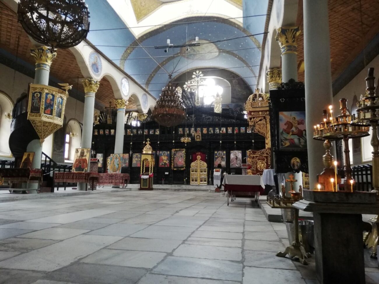 Стъпките на Света Богородица сбъдват желания в пловдивския храм "Света Неделя" (СНИМКИ)