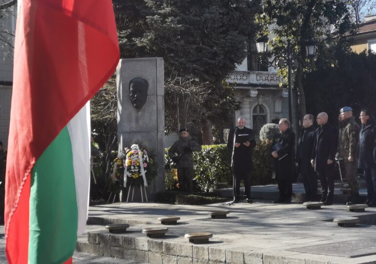 Пловдив отбеляза 170-тата годишнина от рождението на Стефан Стамболов (СНИМКИ)