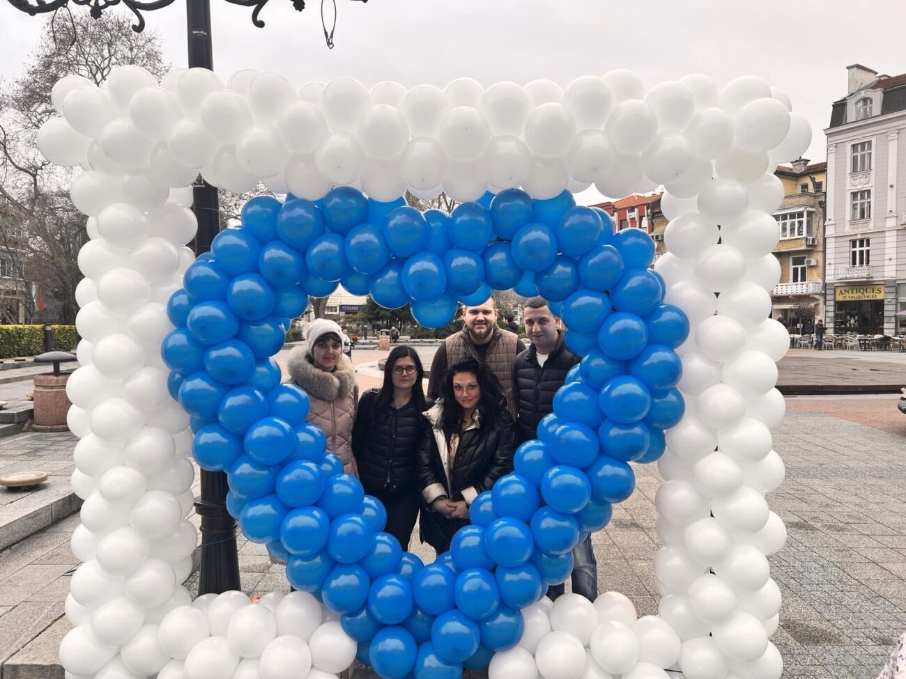 Сърце от балони и изненади подари МГЕРБ на пловдивчани (СНИМКИ)
