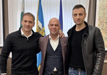 "Успех, момчета!": Кметът на Пловдив се срещна с Димитър Бербатов и Стилиян Петров