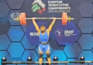 Страхотно: Божидар Андреев с три златни медала на Европейското по вдигане на тежести (ВИДЕО)