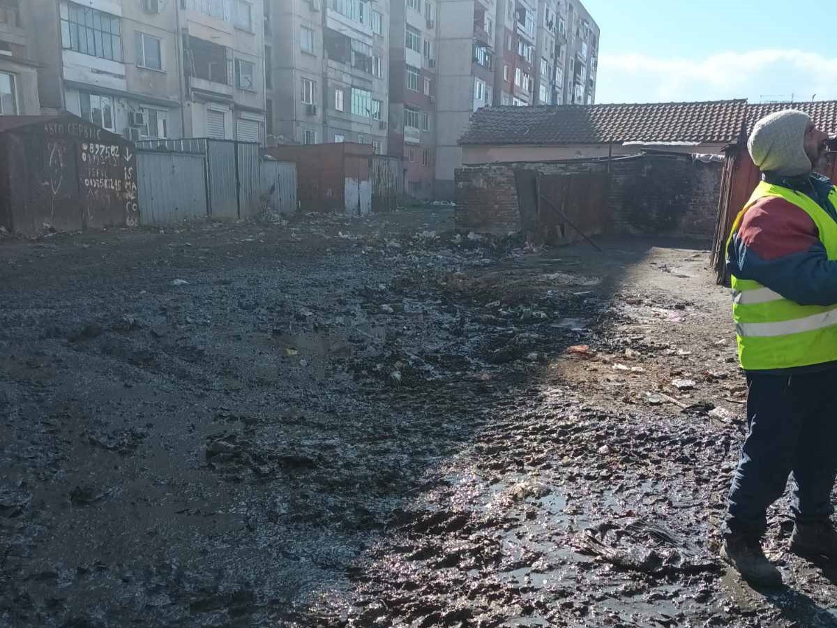 Извънредна акция за почистване в „Столипиново”, ще поставят още контейнери (СНИМКИ)