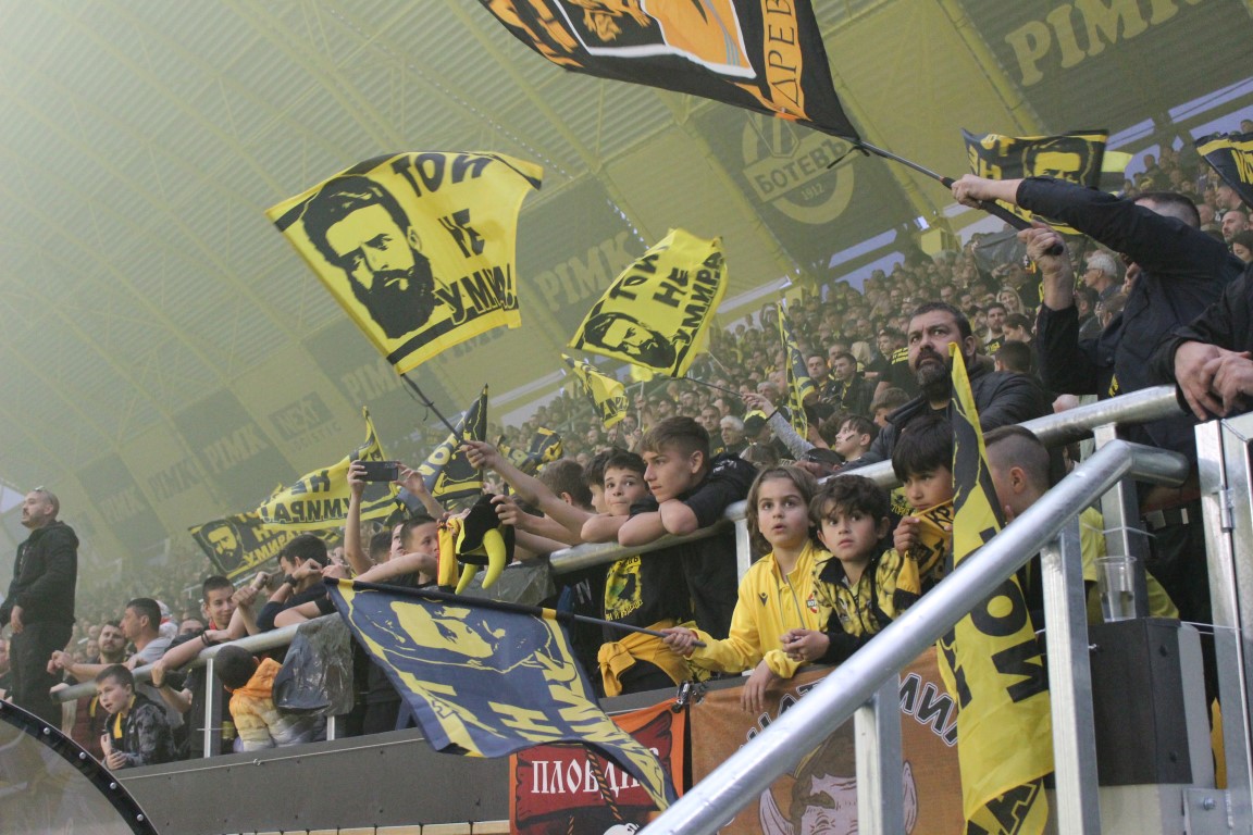 „Футболът е за феновете“: Ботев Пловдив с официална позиция до БФС