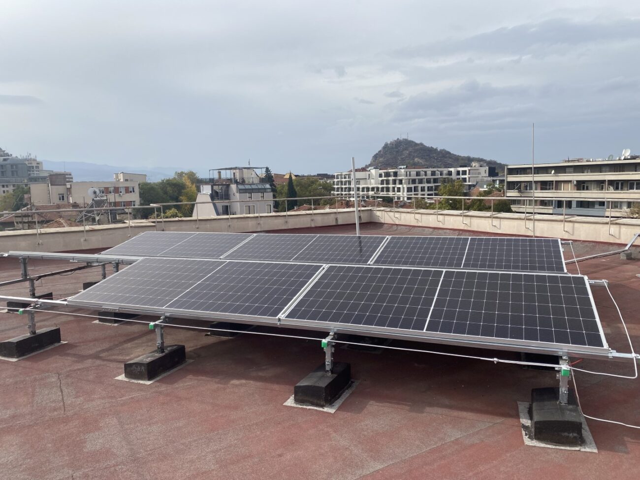 Трета учебна соларна централа заработи на покрива на Техническия университет в Пловдив