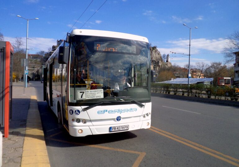 Нова фирма поема автобусна линия № 7 от началото на април