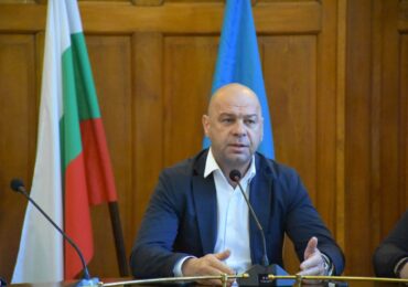 Кметът на Пловдив свиква консултации за секционните комисии
