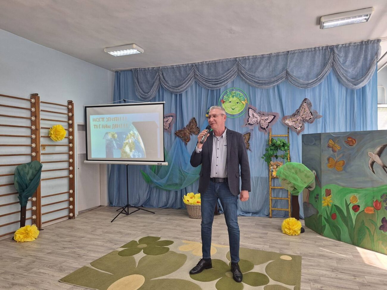 Емил Русинов гостува за Деня на Земята в ДГ „Биляна“ (СНИМКИ)
