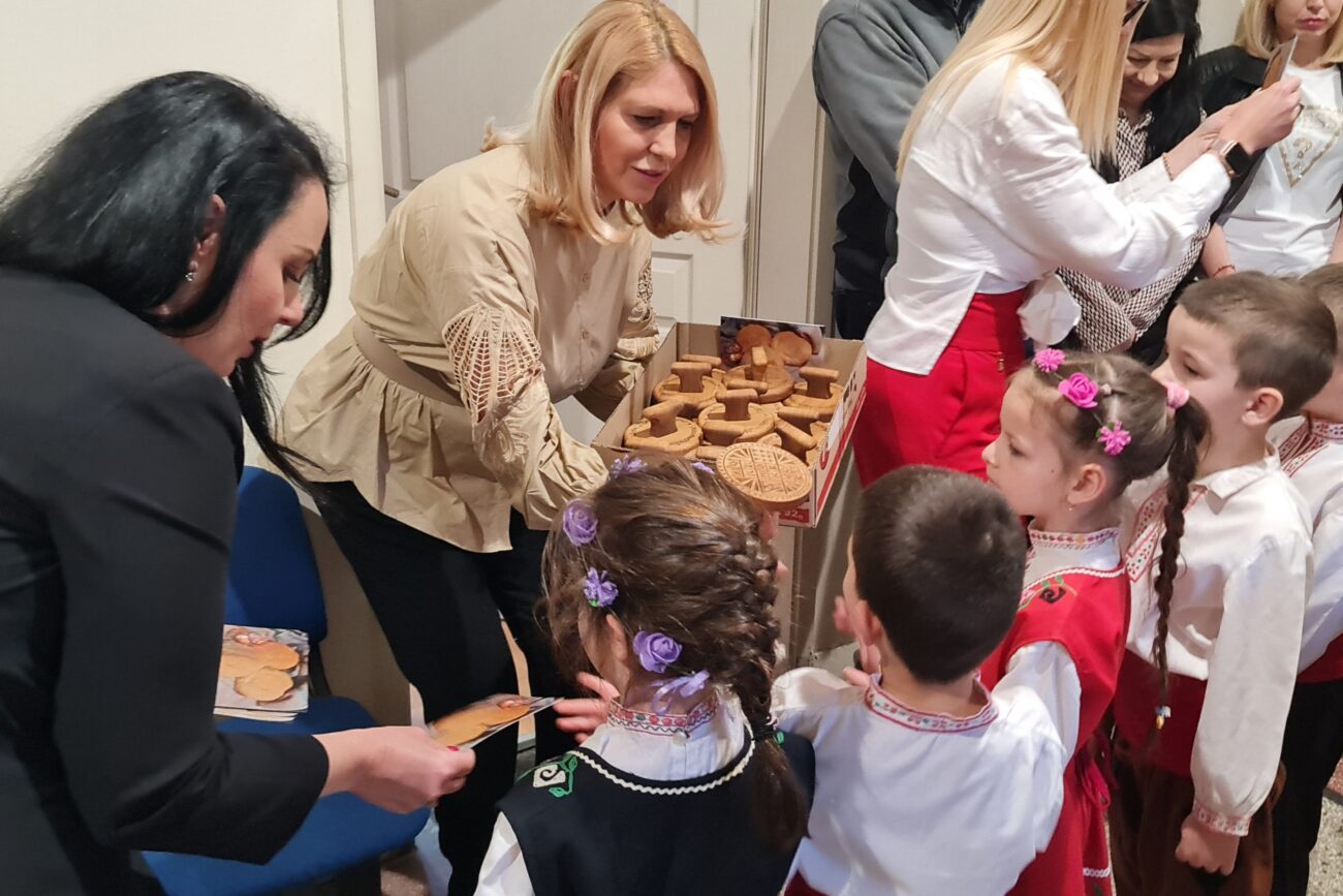Децата от ДГ "Люляк" гостуваха на кмета на "Централен" Георги Стаменов (СНИМКИ и ВИДЕО)