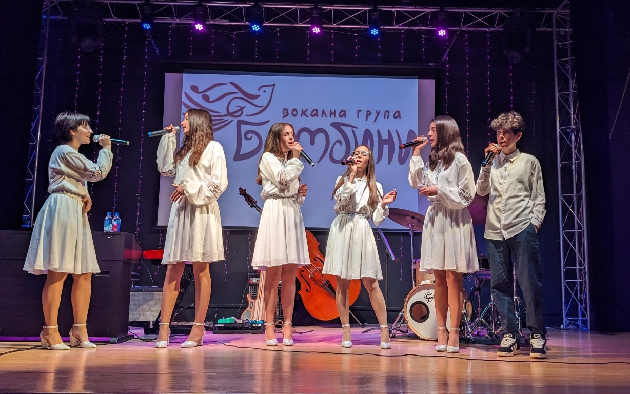 Пловдивските „Бамбини“ се завърнаха с най-голямата награда от фестивал в Чикаго (СНИМКИ)