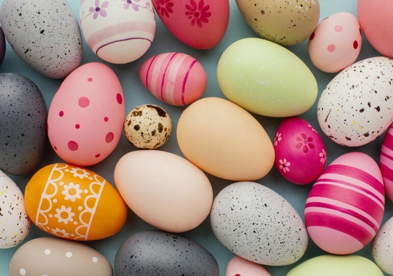 Как да боядисаме великденските яйца на райета?