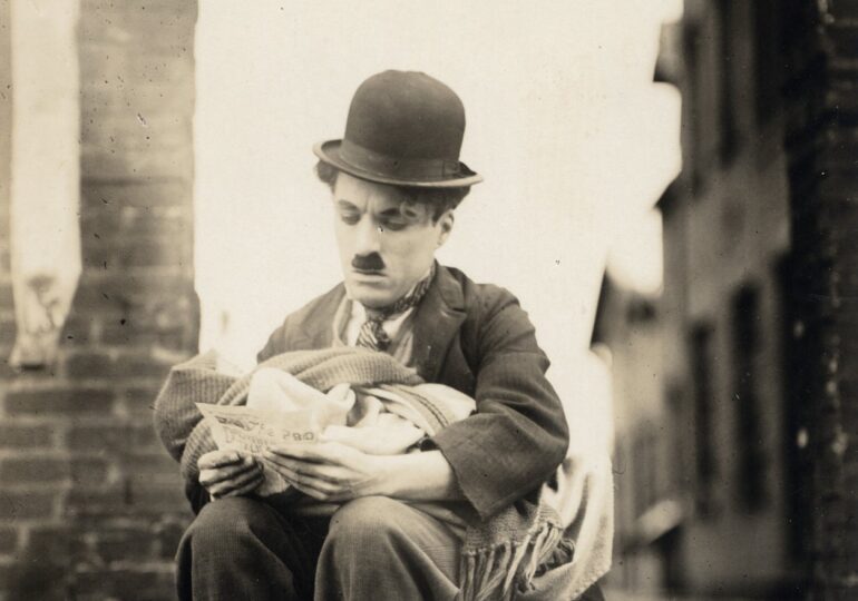 „Чаплин пианисимо“ на Античния театър: Един красив разказ за живота на Чарли Чаплин