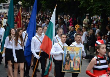 С шествие, награди и концерти: Пловдив почита Светите братя Кирил и Методий (ПРОГРАМА)