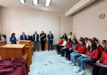Младежи от Асеновград станаха съдии и подсъдими за ден