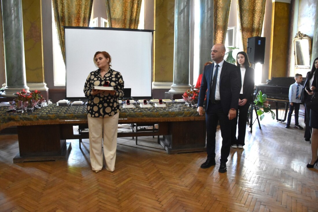 Наградиха изявени преподаватели на церемония в Пловдив (СНИМКИ)