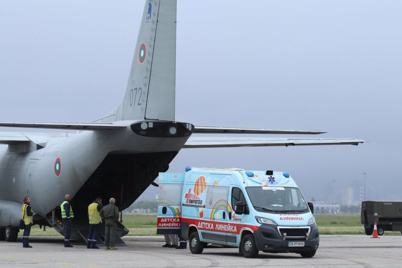 Транспортираха спешно с военния самолет "Спартан" пациент от Варна до София (СНИМКИ)