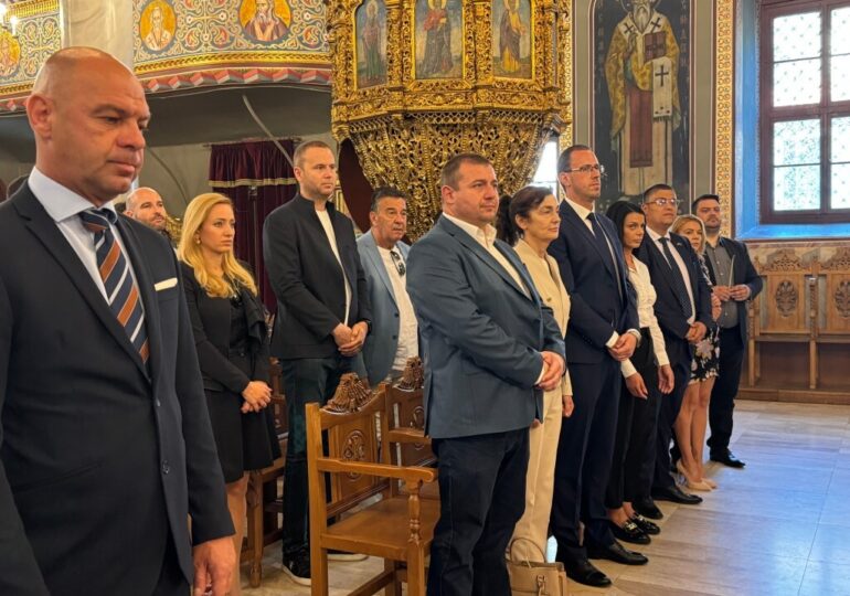 С молебен за успех ГЕРБ закри предизборната кампания в Пловдив (СНИМКИ)