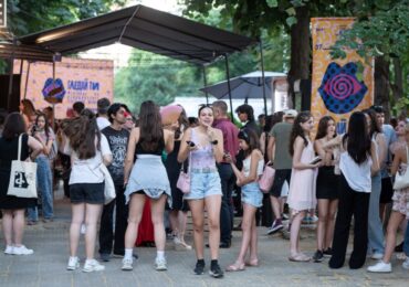 Започна единственият по рода си пловдивски фестивал на младите в театъра “Гледай Ти”