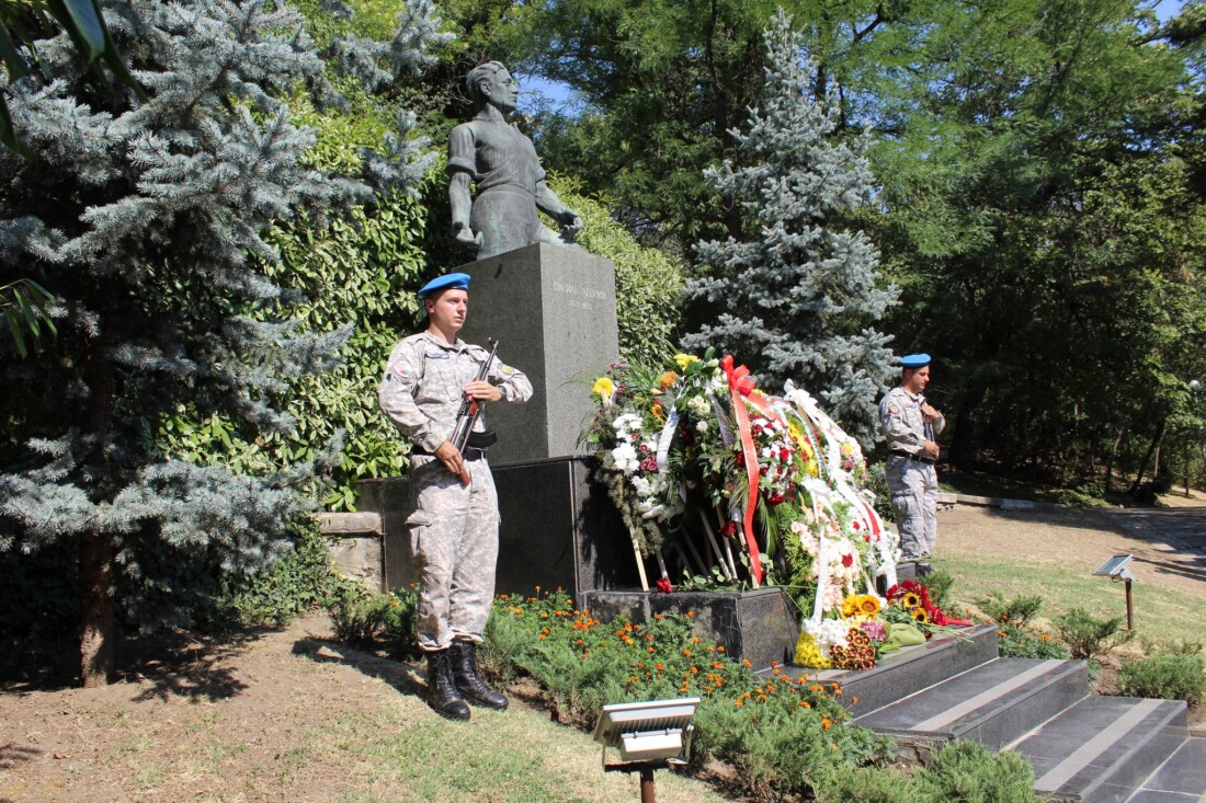 С военен ритуал: Пловдив отбелязва 189 години от рождението на Васил Левски