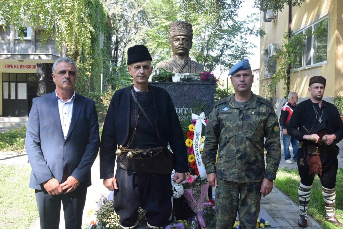 Паметник на капитан Петко войвода бе открит във Войводиново (СНИМКИ)