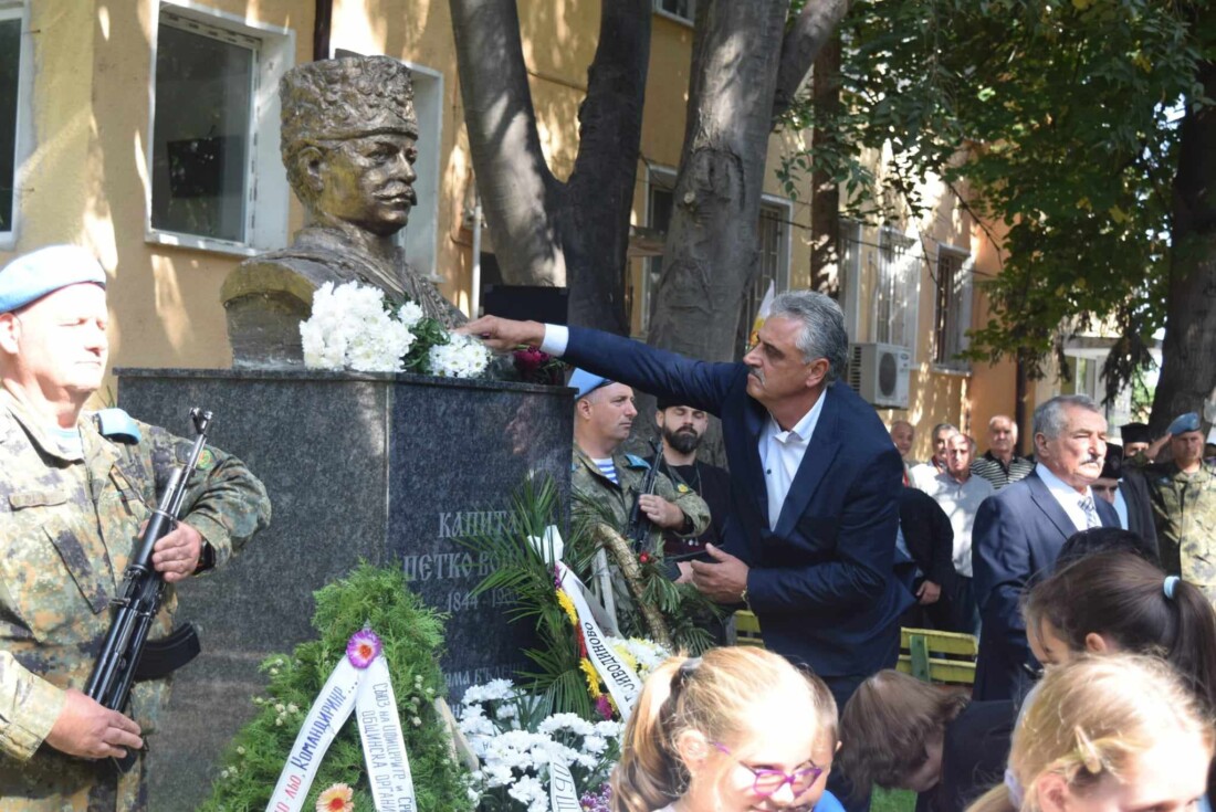 Паметник на капитан Петко войвода бе открит във Войводиново (СНИМКИ)