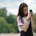 Експерти: Не давайте смартфони на деца под 13 години 5 Експерти: Не давайте смартфони на деца под 13 години