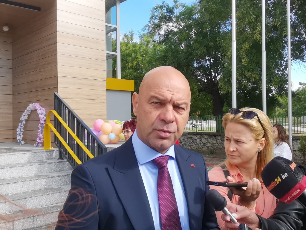 Официално: Костадин Димитров оттегля увеличението на таксите за строителни разрешения, протестът се отменя
