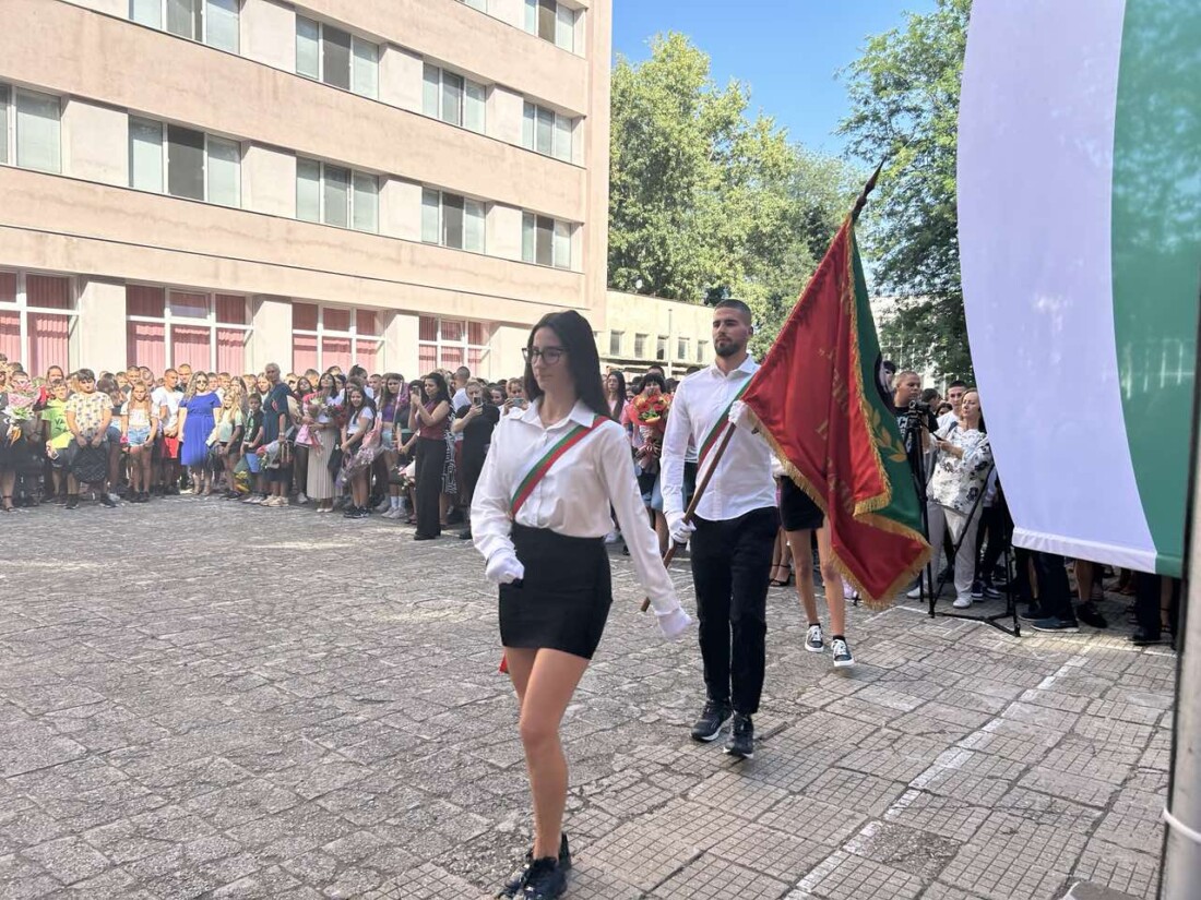 Откриха новата учебна година в Спортно училище „Васил Левски“ (СНИМКИ)