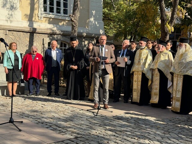 С празнично шествие Пловдив отбеляза Деня на народните будители (СНИМКИ)