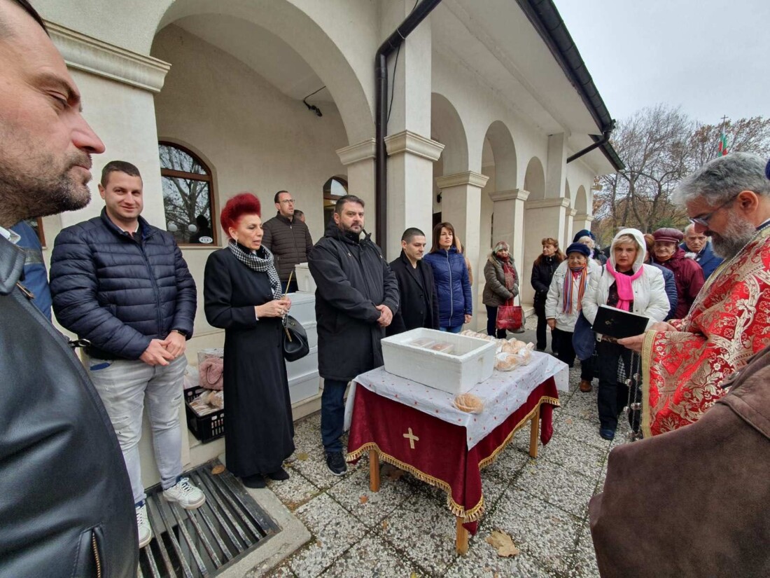 С курбан: ГЕРБ в „Западен“ отбеляза Никулден (СНИМКИ)