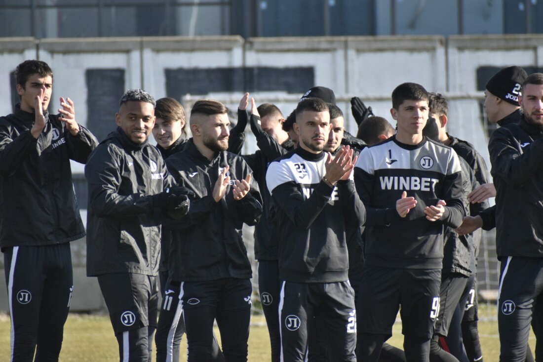  Локомотив Пловдив с първа подготовка, клубът се раздели с Мартин Луков (СНИМКИ) 