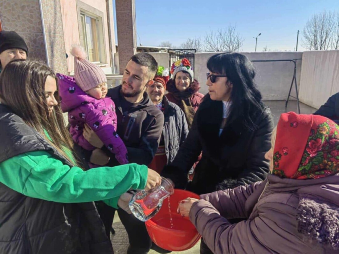 29 бебета ще бъдат благословени на Бабинден в Mаноле, Oбщина Марица отбелязва празника (СНИМКИ)