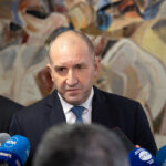 Социолог: Ако има проект на Радев, ПП-ДБ трябва да изберат дали да работят с ГЕРБ, или с президента 2 Социолог: Ако има проект на Радев, ПП-ДБ трябва да изберат дали да работят с ГЕРБ, или с президента