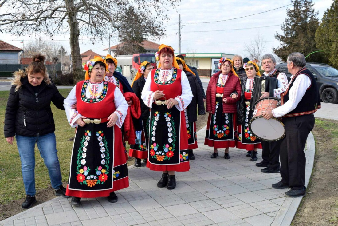 В Крислово и Войводиново празнуваха Трифон Зарезан с конкурси (СНИМКИ)