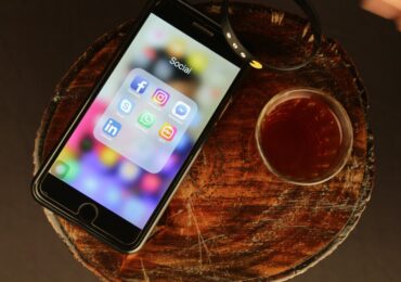 За пръв път: Най-големите социални мрежи на съд заради пристрастяване