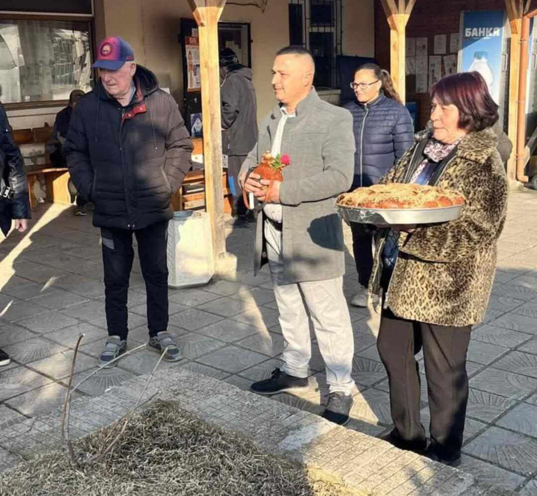 Кметът на Община Марица заряза лозите на Трифон Зарезан в Рогош, Труд и Маноле (СНИМКИ)